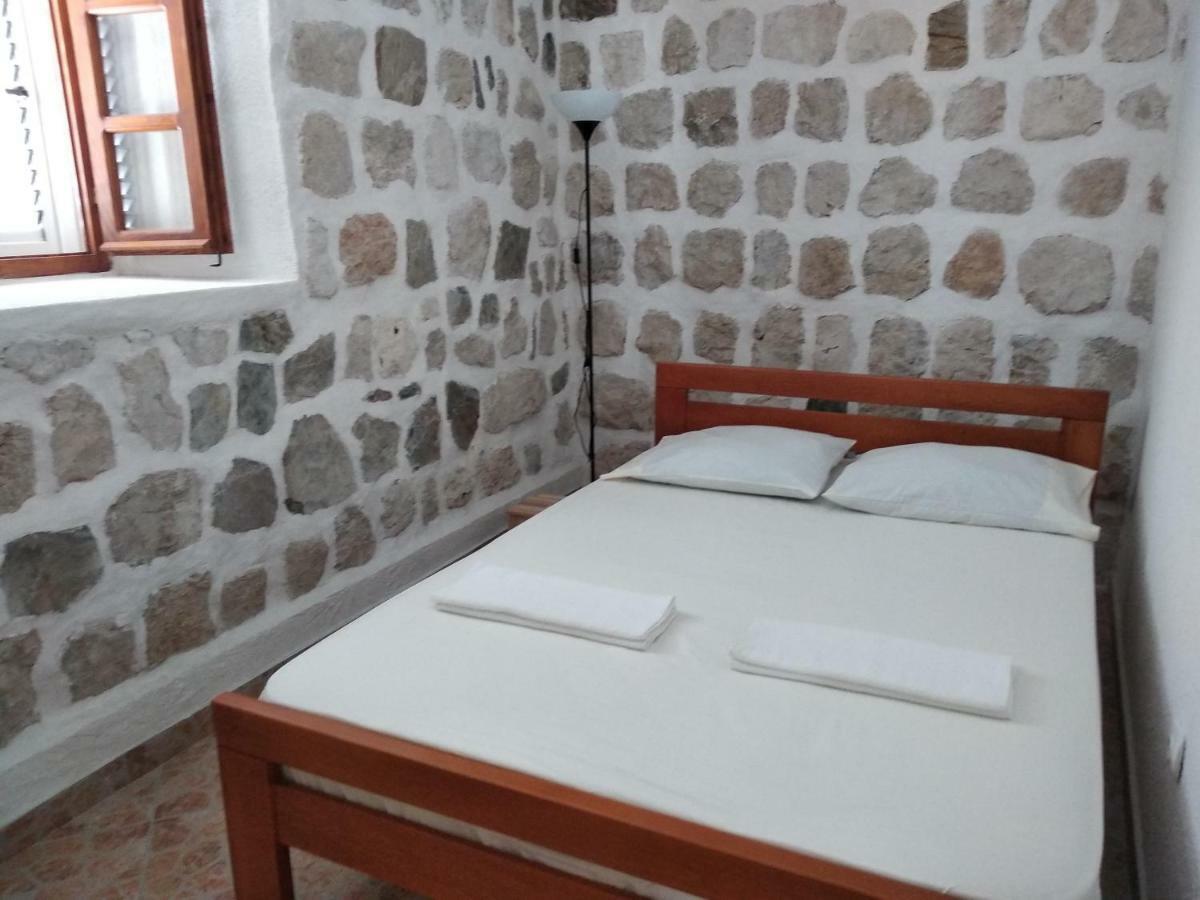 Old House Perast Apartment Exterior photo