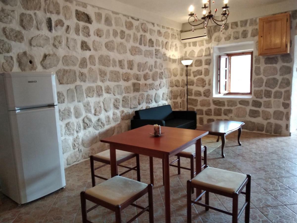 Old House Perast Apartment Exterior photo
