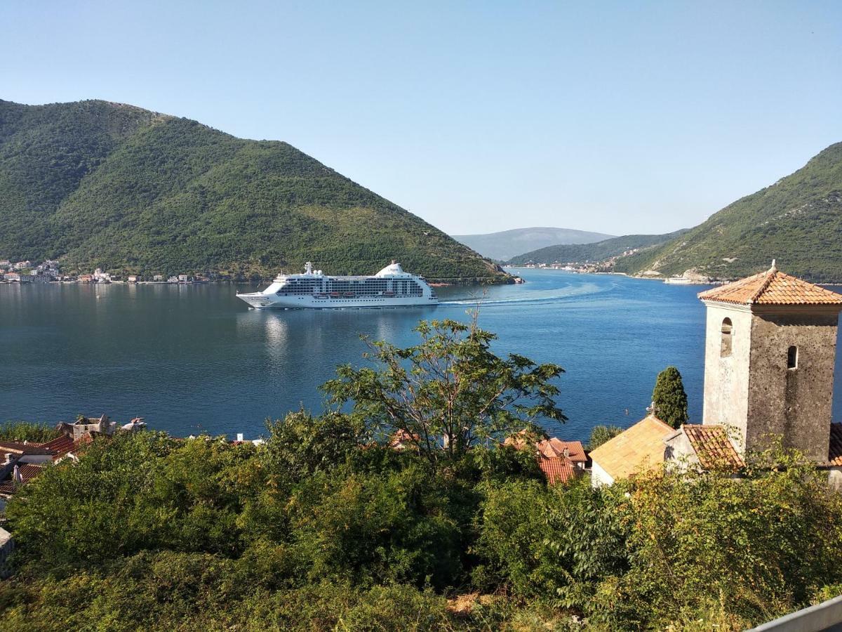 Old House Perast Apartment Exterior photo